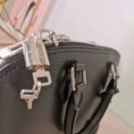 Louis Vuitton LV Women Alma PM Handbag in Epi Leather-Black - Imagen 7