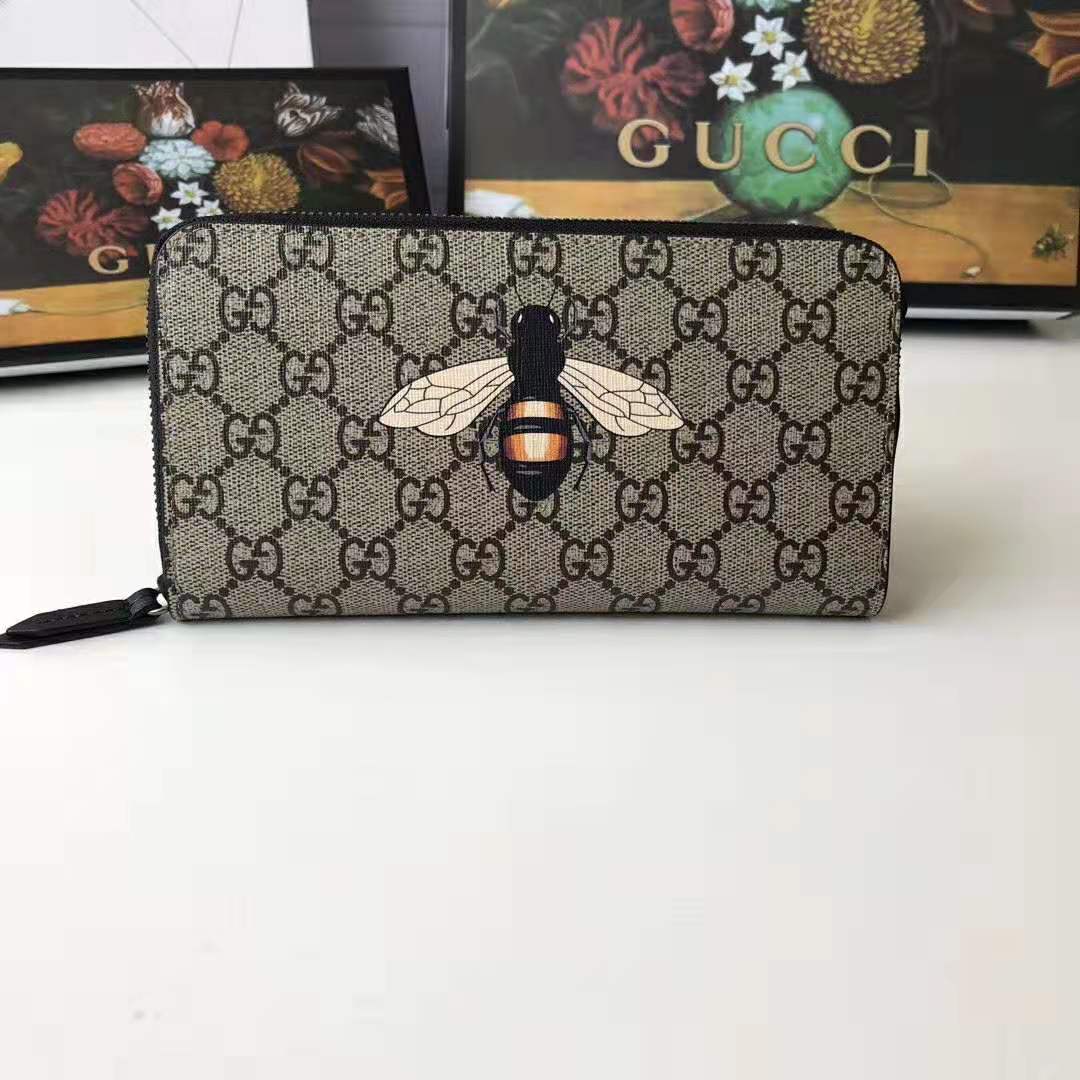 Gucci GG Men Bee Print GG Supreme Zip Around Wallet in Beige/Ebony GG