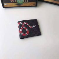 Gucci GG Men Kingsnake Print GG Supreme Wallet in BlackGrey GG Supreme Canvas (5)