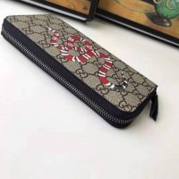 Gucci GG Men Kingsnake Print GG Supreme Zip Around Wallet in BeigeEbony GG Supreme (1)