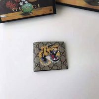 Gucci GG Men Tiger Print GG Supreme Wallet in BeigeEbony GG Supreme (1)