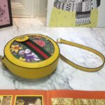 Gucci GG Women Ophidia GG Flora Mini Round Shoulder Bag in Beige/Ebony GG Supreme Canvas - Image 4