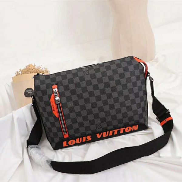 Louis Vuitton LV Men Damier Cobalt Race Discovery Messenger PM Bag-Grey (1)