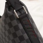 Louis Vuitton LV Men Damier Cobalt Race Discovery Messenger PM Bag-Grey - immagine 9