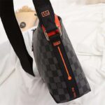 Louis Vuitton LV Men Damier Cobalt Race Discovery Messenger PM Bag-Grey - immagine 6