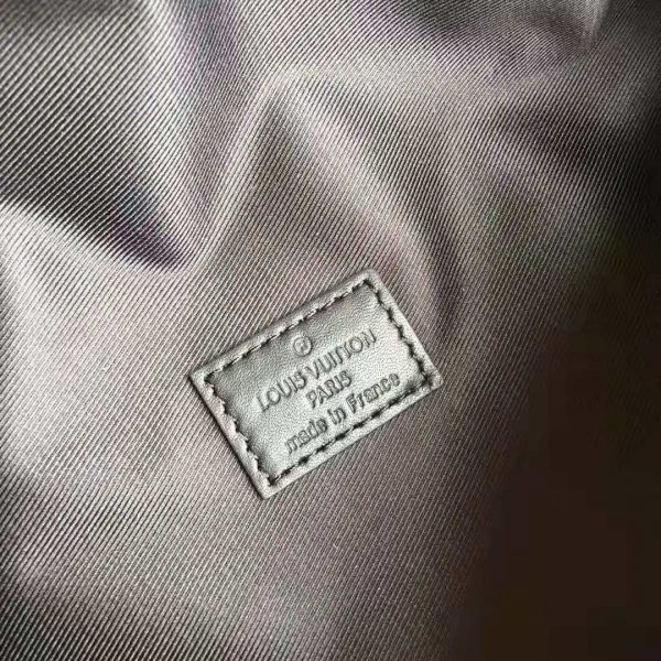 Louis Vuitton LV Men Discovery Bumbag in Damier Graphite Canvas-Grey (10)