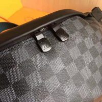 Louis Vuitton LV Men Discovery Bumbag in Damier Graphite Canvas-Grey (1)