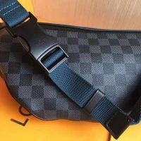 Louis Vuitton LV Men Discovery Bumbag in Damier Graphite Canvas-Grey (1)