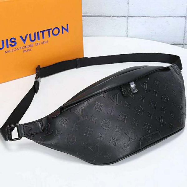 Louis Vuitton LV Men Discovery Bumbag in Monogram Shadow Calf Leather-Black (1)