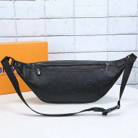 Louis Vuitton LV Men Discovery Bumbag in Monogram Shadow Calf Leather-Black (9)