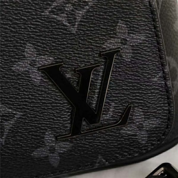 Louis Vuitton LV Men District MM Bag in Monogramme Eclipse Canvas-Grey (1)
