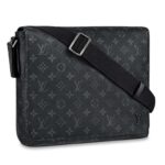 Louis Vuitton Sac LV Men District MM en toile Monogramme Eclipse-Gris