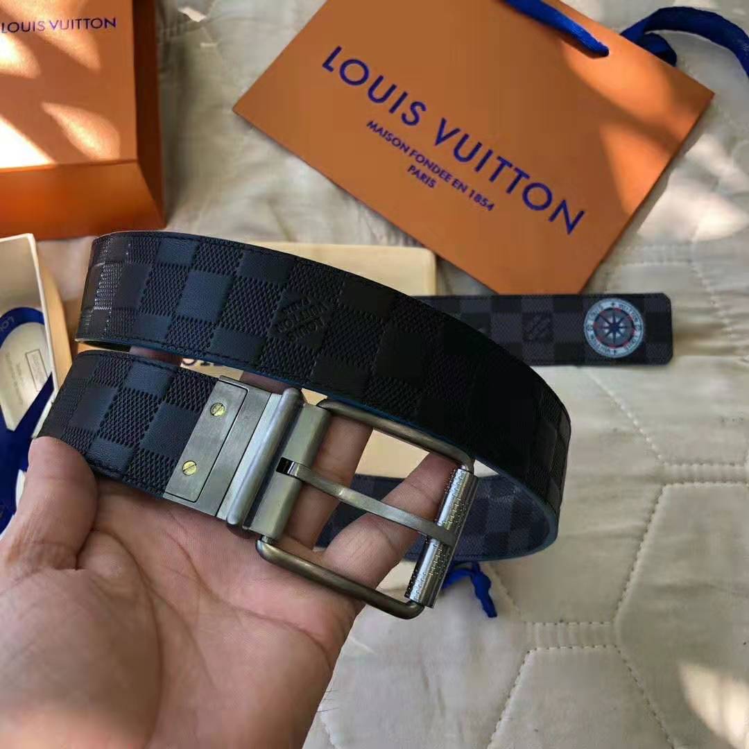 Louis Vuitton LV Sky blue damier Infini leather belt 40mm Size 110/40 with  gunmetal hardware Light blue ref.558858 - Joli Closet