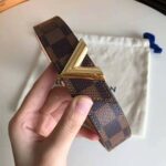 Louis Vuitton LV Unisex Essential V 30mm Belt in Damier Ebene Canvas and Calf Leather - Image 4