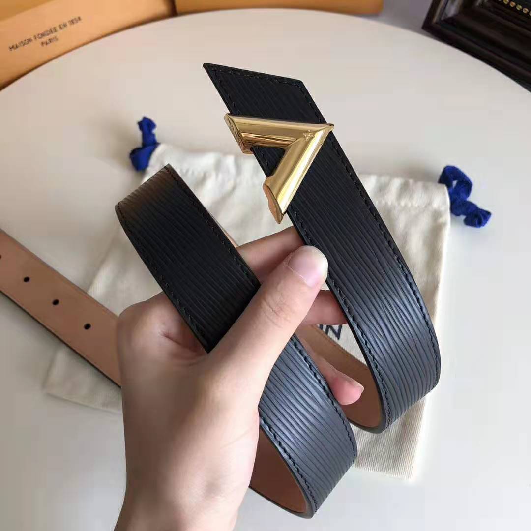 Louis Vuitton Essential V Leather Belt