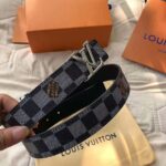 Louis Vuitton LV Unisex LV Initiales 30mm Reversible Belt in Damier Canvas-Grey - Image 4