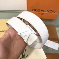 Louis Vuitton LV Unisex LV Shape 40mm Belt in Embossed White Taurillon Leather (1)
