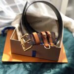 Louis Vuitton LV Unisex LV Signature 35mm Belt in Monogram Canvas-Brown - immagine 3