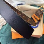 Louis Vuitton LV Unisex LV Signature 35mm Belt in Monogram Canvas-Brown - immagine 6