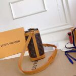 Louis Vuitton LV Unisex Milk Box Bag in Monogram Coated Canvas and Natural Leather - immagine 6