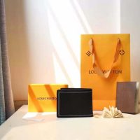 Louis Vuitton LV Unisex Multiple Wallet in Taurillon Leather-Black (1)