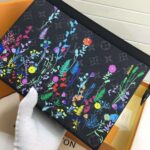 Louis Vuitton LV Unisex Pochette Voyage MM Bag in Monogram Eclipse Coated Canvas - immagine 4