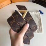 Louis Vuitton LV Unisex V Essential 30mm Belt in Monogram Canvas and Calf Leather - Image 6