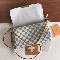 Louis Vuitton LV Women Favorite MM Clutch in Damier Azur Coated Canvas-Beige (1)