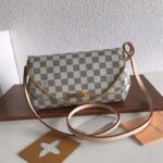 Louis Vuitton LV Women Favorite MM Clutch in Damier Azur Coated Canvas-Beige - Bild 2