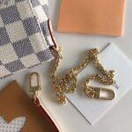 Louis Vuitton LV Women Favorite MM Clutch in Damier Azur Coated Canvas-Beige - Bild 12