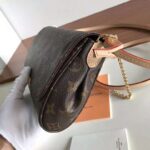 Louis Vuitton LV Women Favorite MM Clutch in Monogram Coated Canvas-Brown - immagine 6