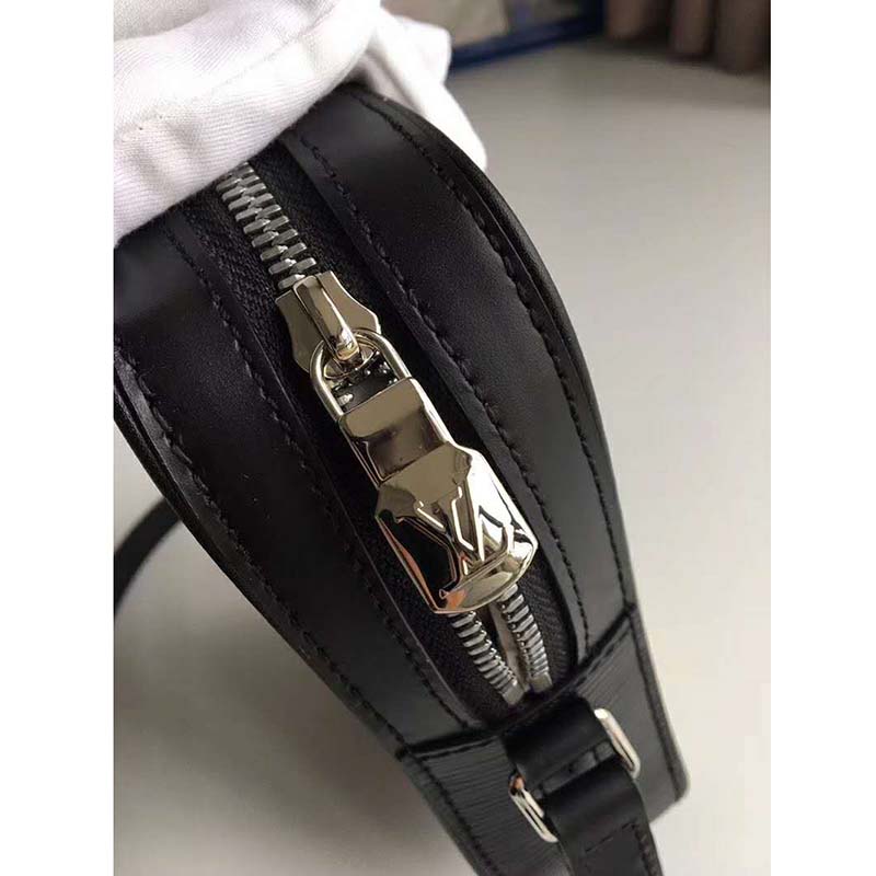 Danube leather handbag Louis Vuitton Black in Leather - 32126713