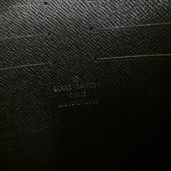 Louis Vuitton LV Unisex Pochette Voyage MM Bag Taiga Leather (4)