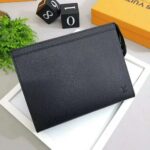 Louis Vuitton LV Unisex Pochette Voyage MM Bag Taiga Leather - immagine 2