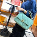 Chanel Women Chanel 19 Flap Bag in Lambskin Leather-Blue - Bild 7