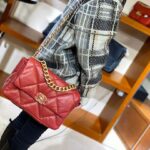 Chanel Women Chanel 19 Large Flap Bag Goatskin Leather-Red - Imagen 14
