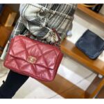 Chanel Women Chanel 19 Large Flap Bag Goatskin Leather-Red - Imagen 15