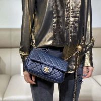 Chanel Women Flap Bag in Lambskin Leather-Navy