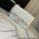 Chanel Women Small Flap Bag Grained Calfskin & Gold-Tone Metal - Imagen 2