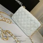 Chanel Women Small Flap Bag Grained Calfskin & Gold-Tone Metal - Imagen 4