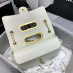 Chanel Women Small Flap Bag in Lambskin Leather-White - Imagen 5