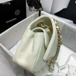 Chanel Women Small Flap Bag in Lambskin Leather-White - Imagen 9