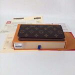 Louis Vuitton LV Unisex Brazza Wallet in Monogram Canvas-Brown - Image 7