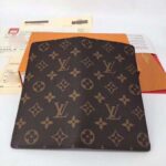 Louis Vuitton LV Unisex Brazza Wallet in Monogram Canvas-Brown - Image 3