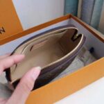 Louis Vuitton LV Women Cosmetic Pouch in Monogram Canvas-Brown - Imagen 9