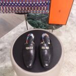 Hermes Women Oz Mule Goatskin "Brides De Gala Shadow"-Black – Bild 4