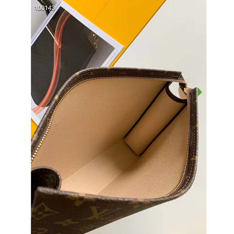 louis vuitton toiletry pouch inside