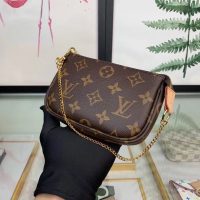 Louis Vuitton LV Women Mini Pochette Accessoires in Monogram Canvas