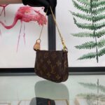 Louis Vuitton LV Women Mini Pochette Accessoires in Monogram Canvas - immagine 4