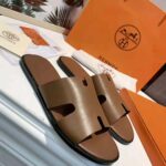 Hermes Unisex Izmir Sandal in Calfskin with Iconic "H"-Brown - Image 3